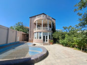 İcarəyə verilir 6 otaqlı 300 m2 villa Badamdar