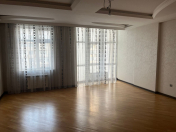 Satılır 4 otaqlı 220 m2 yeni tikili Nizami m.