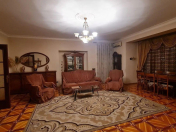 Satılır 4 otaqlı 200 m2 yeni tikili Nizami m.