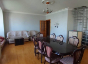 Satılır 4 otaqlı 120 m2 köhnə tikili Elmlər Akademiyası m.