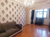 Satılır 4 otaqlı 105 m2 köhnə tikili 8 mkr