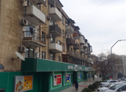 Satılır 2 otaqlı 47 m2 köhnə tikili Elmlər Akademiyası m.