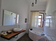 Satılır 5 otaqlı 200 m2 köhnə tikili Nəsimi r.