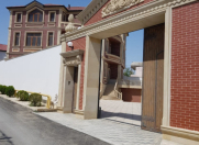 Satılır 6 otaqlı 616 m2 villa Badamdar