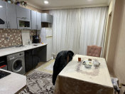 Satılır 2 otaqlı 60 m2 köhnə tikili Xalqlar Dostluğu m.