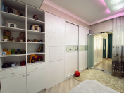 Satılır 4 otaqlı 200 m2 yeni tikili Alatava 1