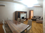 İcarəyə verilir 2 otaqlı 100 m2 yeni tikili Gənclik m.