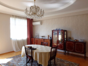 Satılır 3 otaqlı 140 m2 yeni tikili 8 Noyabr m.