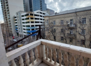 Satılır 4 otaqlı 100 m2 köhnə tikili Dostluq kinoteatrı