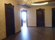 Satılır 5 otaqlı 250 m2 yeni tikili Sevgi parkı
