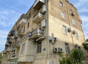 Satılır 3 otaqlı 85 m2 köhnə tikili Elmlər Akademiyası m.