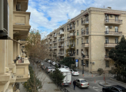 İcarəyə verilir 2 otaqlı 65 m2 köhnə tikili Azneft meydanı