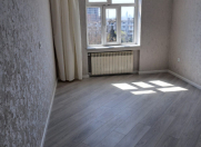 Satılır 2 otaqlı 60 m2 köhnə tikili Qara Qarayev m.