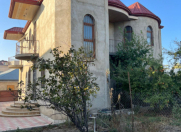Satılır 6 otaqlı 300 m2 həyət evi Əhmədli m.