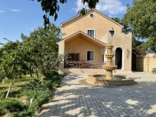 Satılır 7 otaqlı 280 m2 bağ evi Quba