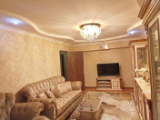 Satılır 3 otaqlı 85 m2 köhnə tikili Elmlər Akademiyası m.
