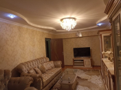 Satılır 3 otaqlı 80 m2 köhnə tikili Elmlər Akademiyası m.
