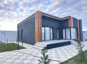 Satılır 4 otaqlı 180 m2 bağ evi Şüvəlan Park ticarət mərkəzi