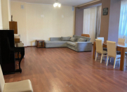 İcarəyə verilir 3 otaqlı 125 m2 yeni tikili Nizami m.