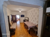 İcarəyə verilir 3 otaqlı 80 m2 köhnə tikili Memar Əcəmi m.