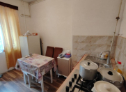 Satılır 2 otaqlı 60 m2 köhnə tikili Şah İsmayıl Xətai m.