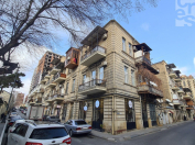 Satılır 4 otaqlı 148 m2 köhnə tikili Nizami m.