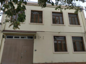 Satılır 6 otaqlı 200 m2 həyət evi Bakıxanov