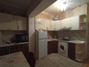 Satılır 3 otaqlı 80 m2 köhnə tikili Memar Əcəmi m.