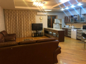 İcarəyə verilir 4 otaqlı 150 m2 yeni tikili Nizami m.