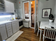 İcarəyə verilir 2 otaqlı 45 m2 köhnə tikili Gənclik m.