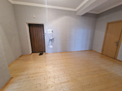 Satılır 3 otaqlı 100 m2 yeni tikili Qaraçuxur