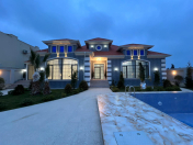 Satılır 4 otaqlı 235 m2 həyət evi Mərdəkan