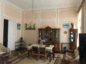 Satılır 6 otaqlı 184 m2 köhnə tikili Sahil m.