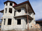 Satılır 6 otaqlı 320 m2 yeni tikili Şəki