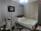 Satılır 2 otaqlı 50 m2 köhnə tikili Xalqlar Dostluğu m.