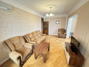 Satılır 2 otaqlı 60 m2 köhnə tikili Nizami m.