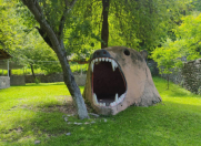 Satılır 7 otaqlı 1500 m2 obyekt Qax