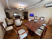 Satılır 4 otaqlı 200 m2 yeni tikili Nizami m.