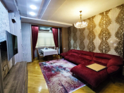 Satılır 3 otaqlı 70 m2 köhnə tikili Qara Qarayev m.