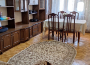 Satılır 2 otaqlı 60 m2 köhnə tikili 8 km