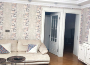 Satılır 4 otaqlı 110 m2 köhnə tikili Elmlər Akademiyası m.