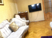 Satılır 4 otaqlı 110 m2 köhnə tikili Xalqlar Dostluğu m.