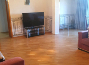 Satılır 4 otaqlı 120 m2 köhnə tikili Badamdar