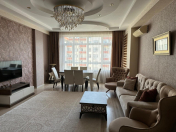 Satılır 4 otaqlı 135 m2 yeni tikili İnşaatçılar m.