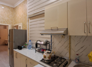 İcarəyə verilir 4 otaqlı 100 m2 köhnə tikili Nizami m.