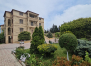 Satılır 10 otaqlı 600 m2 villa 9 mkr
