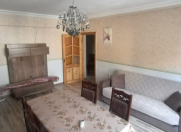 Satılır 2 otaqlı 75 m2 köhnə tikili Gənclik m.