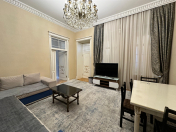 Satılır 5 otaqlı 130 m2 köhnə tikili Sahil m.