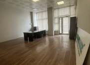 İcarəyə verilir 2 otaqlı 80 m2 ofis Şah İsmayıl Xətai m.