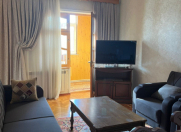 İcarəyə verilir 2 otaqlı 90 m2 köhnə tikili Xalqlar Dostluğu m.